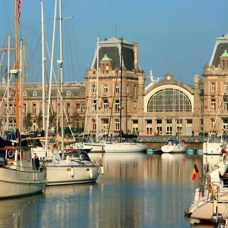 Apartamento In Raversijde With Stunning Sea Views